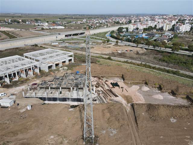 Biga Ticaret Park — şantiye genel görünümü, Ekim 2026 (havadan, kaba inşaat)